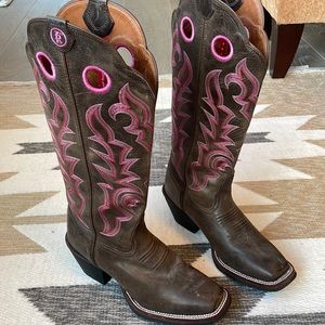 Cow Girl Pink Magenta Embroidery - Tony Lama ZR Heeled Boots - High Grip Heel